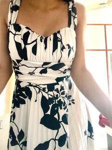 Black &amp; White Sleeveless Floral Dress