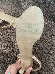 Curiozz Golden Heels - used