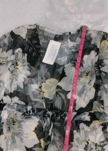 💥BRAND New Top Cum  Mini Shrug💥