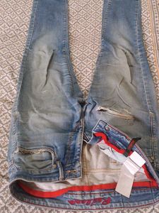 @99 Distressed Levi&#39;s Denim Jacket