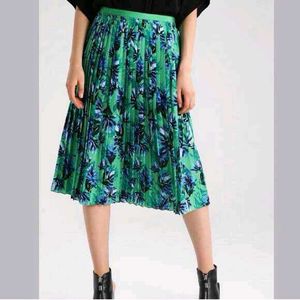 pinterest banana republic branded skirt
