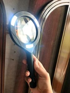 Magnifying Glass with 3 LED lights