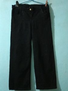 Women Straight Fit Jean&#39;s Dark Black