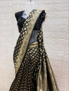 black n gold Banarsi saree
