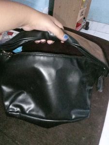 A perfect handbag for Western wear