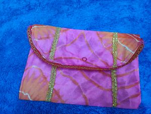 Bandhani Clutch with Mirror Details
