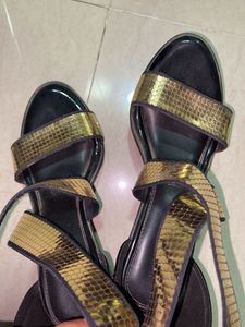 Super Hot Black And Gold Sequin Heels✨🖤on Sale