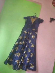 gown