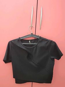 Chic Black Cutout Crop Top