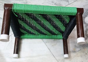 DESI IRON STOOL (PEDDI)