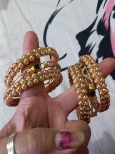 Golden Bangles 4 With 2 Bngle Free 6 Bangle