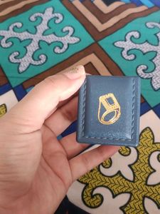 Elegant Flower Design Gold Ring box