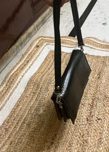 Stylish Black Shoulder Bag