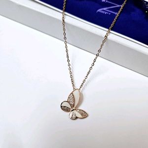 Pretty Butterfly Pendant necklace