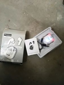 Ultrapods max