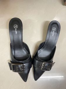 ZUDIO KITTEN HEELS
