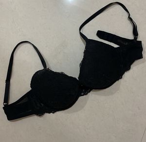Black Lace Puch Up Bra