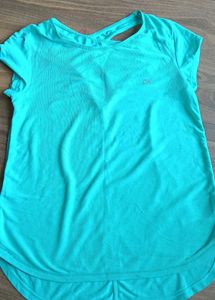 Gap Dry Fit Tshirt 6-7 Years