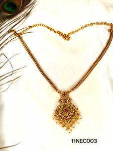 Elegant Gold-Tone Necklace
