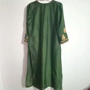Elegant Green Embroidered Kurta