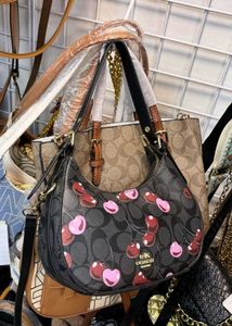 IMPORTED COACH PREMIUM QUALITY SLING @SALE