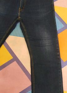 Levi&#39;s Dark Wash Jeans