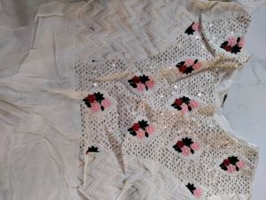 Elegant Floral Embroidered Kurta