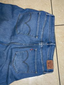 Levis Jean