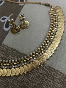 women neck set