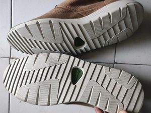 Clarks Shoes brown size 10 not used as it&#39;s displa