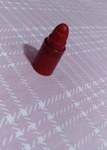 Huda Beauty 5 In 1 Lipstick