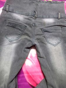 I Am Selling Jeans