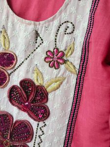 Floral Embroidered Kurta