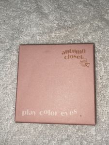 Autumn Closet Play Color Eyes