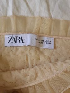 Flash Sale!!.Zara Popcorn Fitted Top