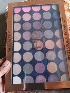 Swiss Beauty Eyeshadow Palette