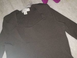 Fitted Sweatneck Charcoal Top