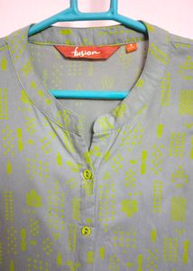 Sleevless  Grey Kurta /size Small /light Weight Co