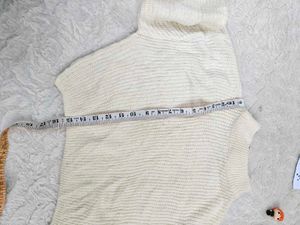 H&amp;M Cream Knit Cropped Sweater