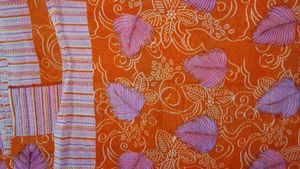 Casual Orange Saree With Pretty Prints And Light Weight Used Just 1/2 Times, So Fall And Pico Is Done.