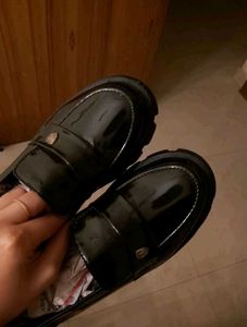 Black Roadster Loafer