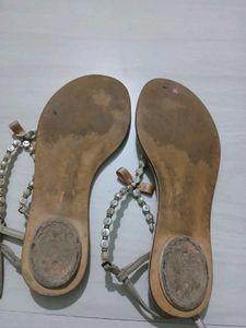 Elegant Pearl Embellished Flats