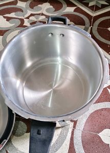 7.5&#34;Presar Cooker Aluminum