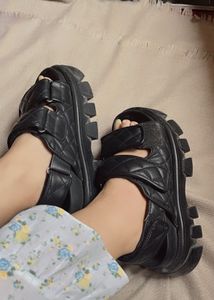 H&amp;M Black Quilted Chunky Sandals