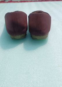 Elegant Maroon Bellies