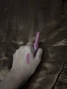 Mamaearth Moisture Matte Lipstick - Carnation Nude