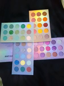 60 Multicolored Eye Shadows , Four In 1 Pallate