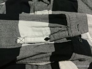 DIVIDED H&amp;M Check Shirt