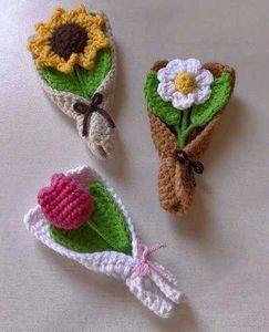 Crochet Flower Bouquet Keychain