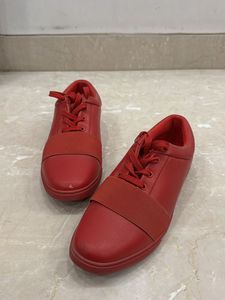 Red casual sneakers